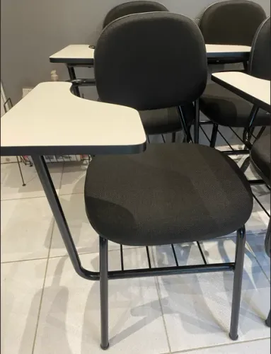 Cadeiras escolar estofadas com prancheta