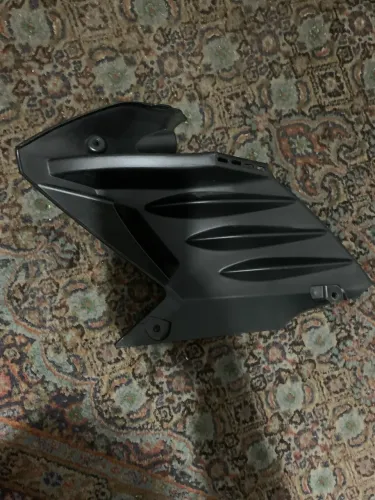 Carenagem interna aba do tanque Esquerda Yamaha Fazer 150