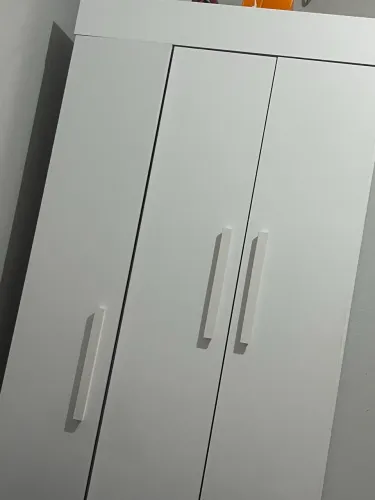 Guarda roupa pequeno