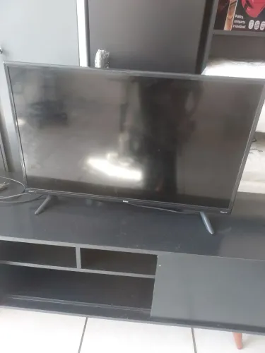 TV SMART "32" pouco usada
