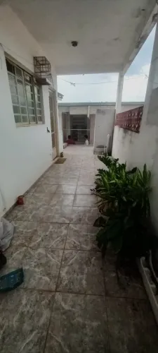 Aluga-se casa de 2 cômodos *ler descrição*