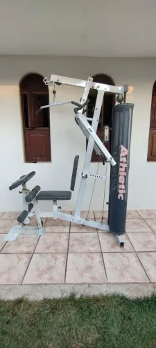 MULTIESTAÇÃO DE MUSCULAÇÃO