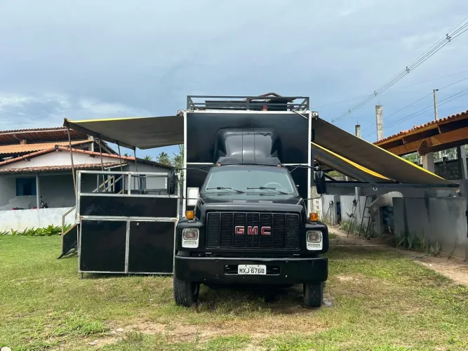 Vendo caminhão GMC Ano 98.