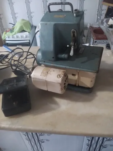 Máquina overlock 170,00