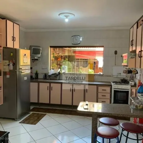 Belíssima casa à Venda Centro de Biritiba Mirim