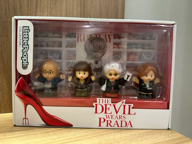 Conjunto De Brinquedos Little People Collector O Diabo Veste