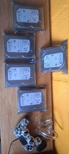 Combo 05 HDs 250GB | Computador-DVR-PC por 150 reais.