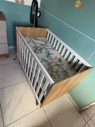 Vendo berço e carrinho de bebê 