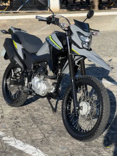 Honda Bros 2025 ABS apenas 8900 km Cor Nova da Honda e  FULL LED