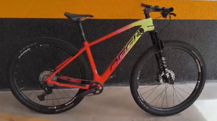 OPORTUNIDADE BIKE OGGI CARBONO 17