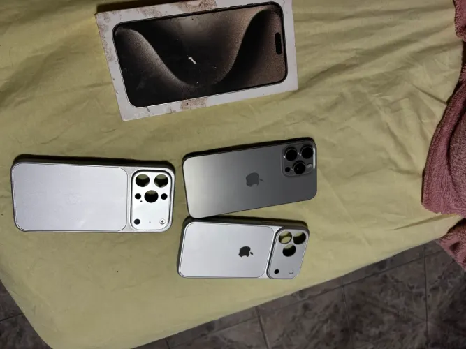 iPhone 15 pro Max todo original.