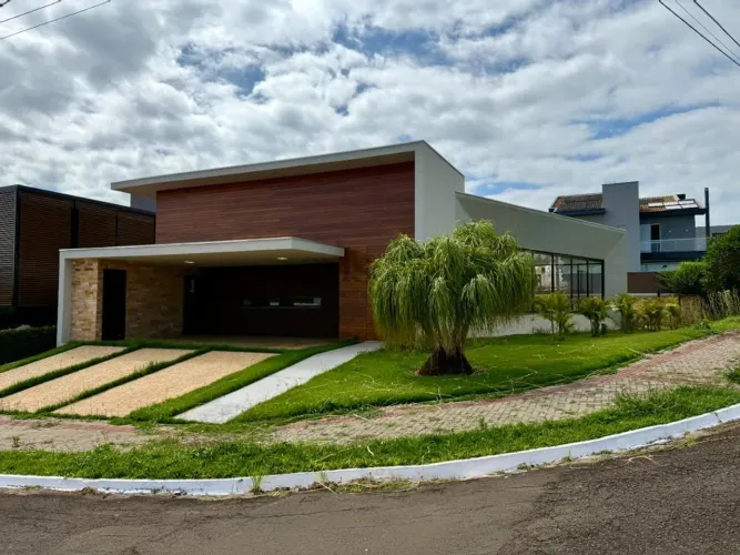 Casa à venda em Londrina, Recanto do Salto, com 4 suítes, com 320 m², Condomínio Sun Lake