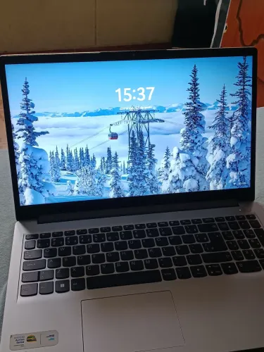 Notebook Lenovo Usado i3 12ª Geração 8GB RAM SSD 256GB Conservado