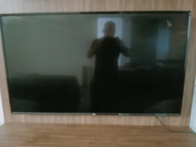 Tv para retirada de peças