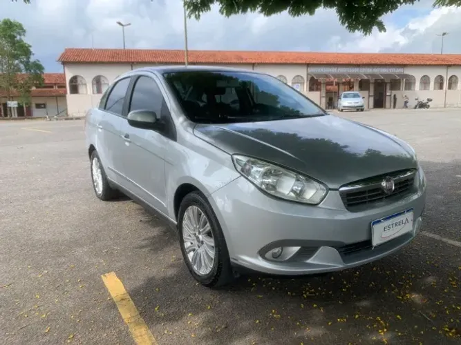 Fiat Grand Siena Essence 1.6 Flex 16V 2014