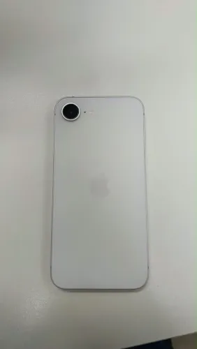 iPhone 16e na gsrantia (impecável)