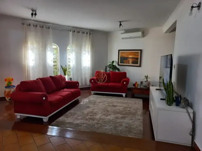 Sobrado a venda com 3 quartos no Centro de Mogi Guaçu