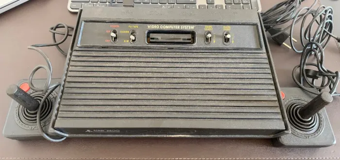Atari 2600 dos anos 80 - Para colecionador / Não testado