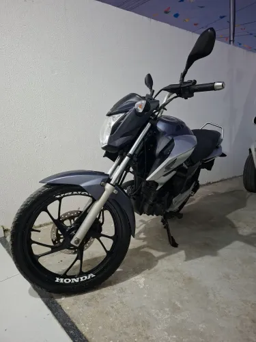 Titan 160