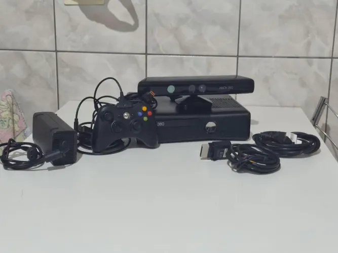 Vendo Xbox 360 slim bloqueado