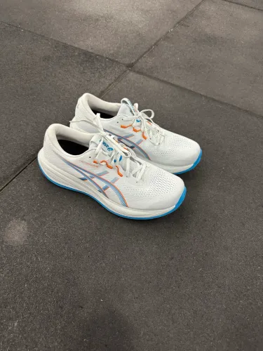 Tênis corrida Asics Gel Cumulus 28 TAM 43