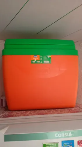 Vendo caixa térmica de 34 litros.