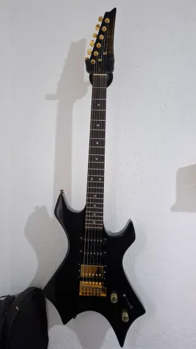 Guitarra Golden Warlock