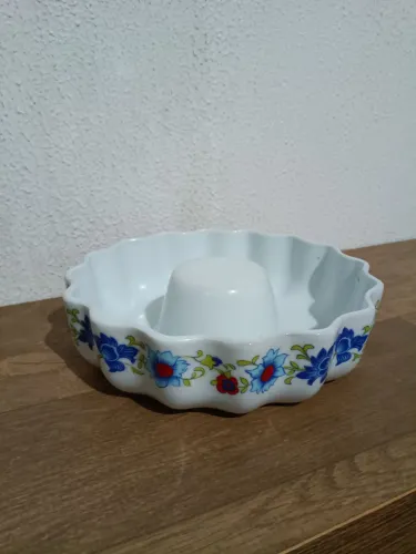 Antigo refratário canelado de porcelana