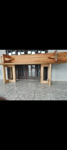 Mesa com bancos