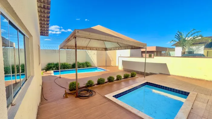 Casa em condomínio disponível pra venda !