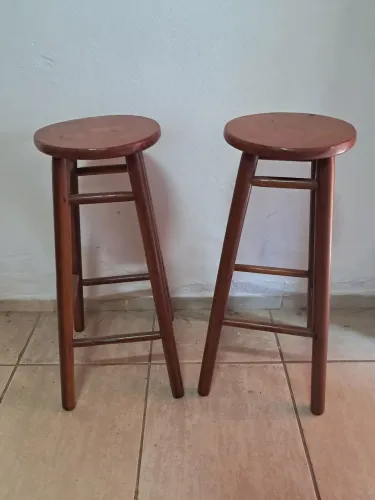 2 Banquetas 71 Centímetros De Altura Por 100 Reais