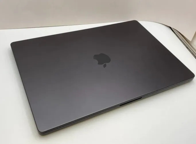 MacBook Pro m5 Max 64gb