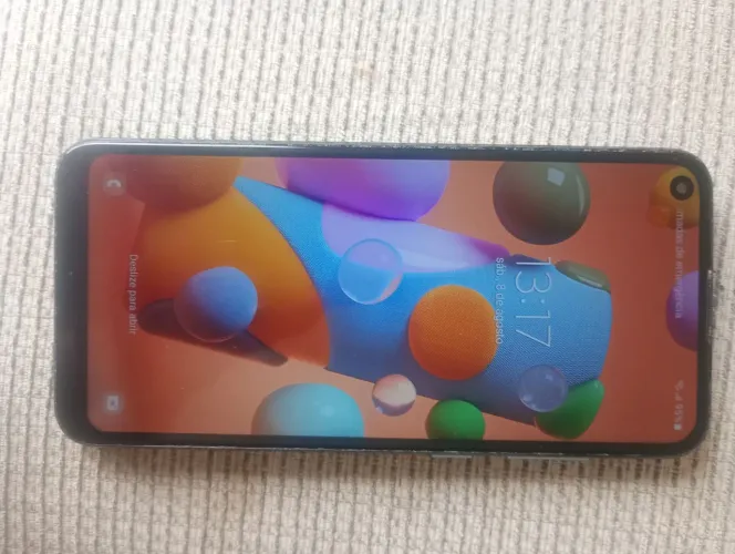 Vendo um celular Samsung a11
