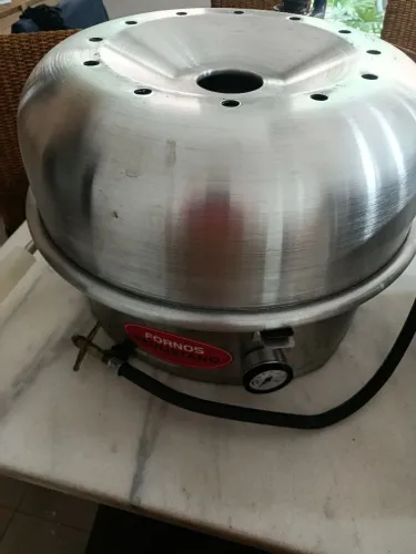 Vendo forno Paulistano a gás, com um pequeno defeito, usado somente uma vez!