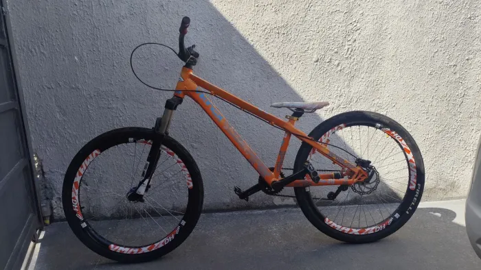 Bicicleta VikingX Aro 26 T30 Pump/Dirt