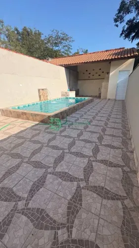 CASA COM PISCINA E PREÇO BOM !!!