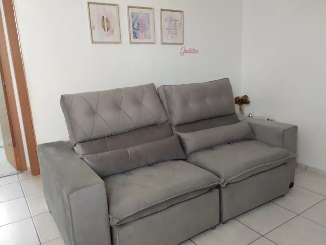 Sofá retrátil e reclinável 