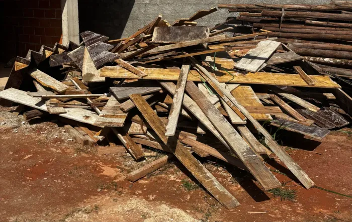 Madeiras para doação Em Guararema SP