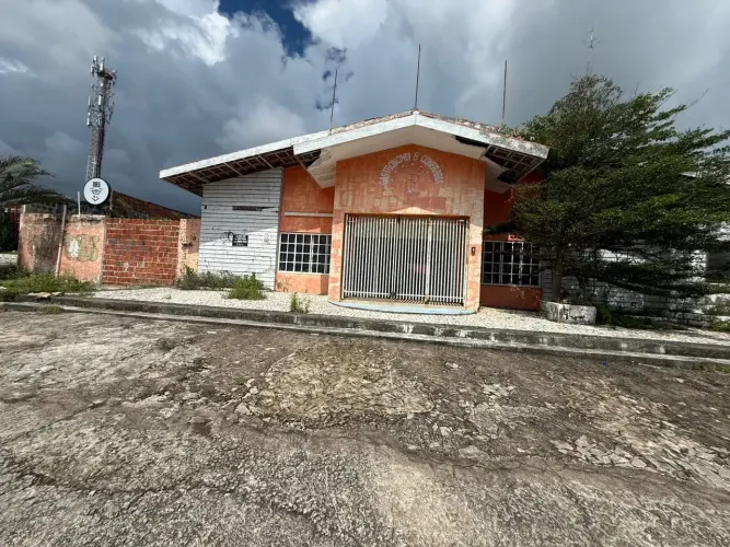 Imóvel Comercial Estratégico na Av. Litorânea Porto das Dunas