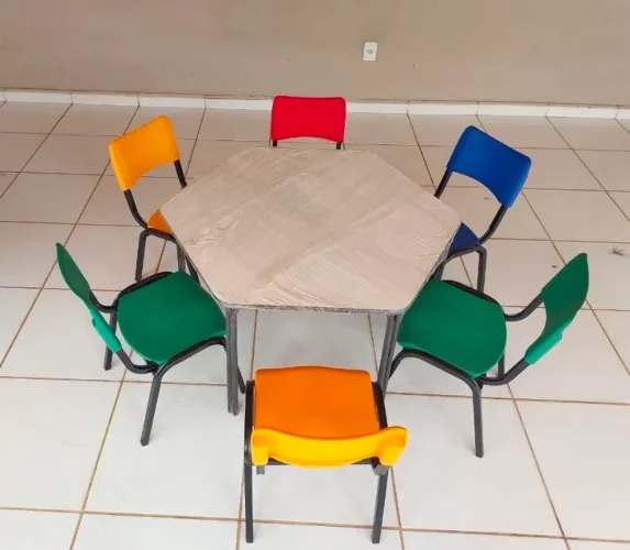 CONJUNTO ESCOLAR  INFANTIL HEXAGONALL 