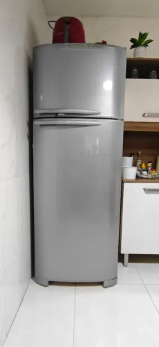 GELADEIRA ELECTROLUX FROST FREE 402 LITROS