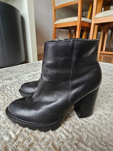 Bota Cano média (Couro)