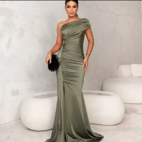Vestido de festa verde oliva