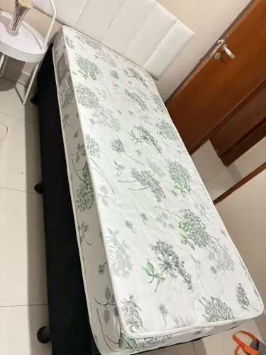 Vendo camas de solteiro ortopédica bem conservada e pouco uso