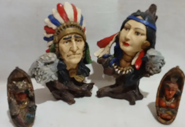 Esculturas estilo indígenas