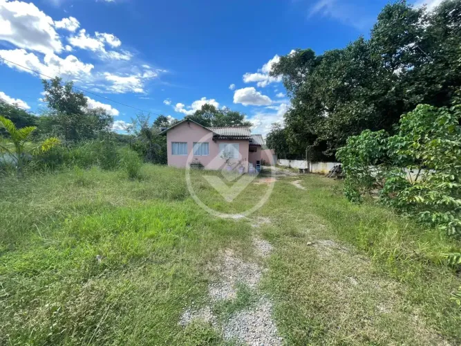 Vende-se chácara porteira fechada, com entrada pela Estrada para Santo Antônio, próxima ao