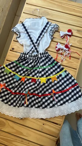 Vendo vestido de quadrilha Infantil (NOVO) Tamanho 6