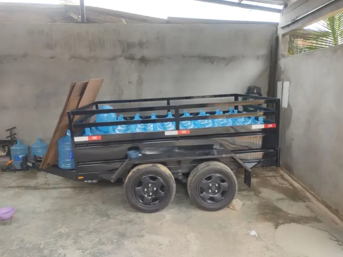 Reboque carossinha não levou pra ver tem que vim no local.entereçado ligar ou sa 12.800 p