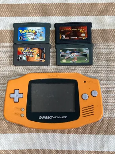 Nintendo Game Boy Advance GBA funcionando tudo com 4 jogos físicos. Envio OLX PAY
