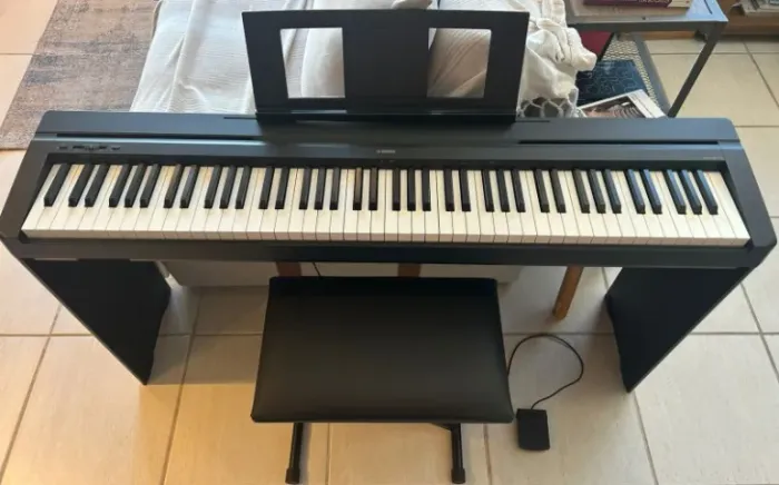 Piano Digital Yamaha P-45 - completo com acessórios originais - seminovo